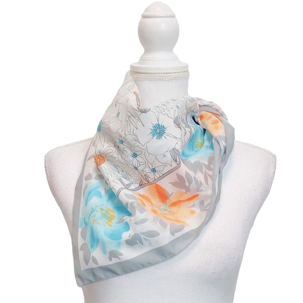 MADE IN ITALY WIDE HANDKERCHIEF Scarf‎